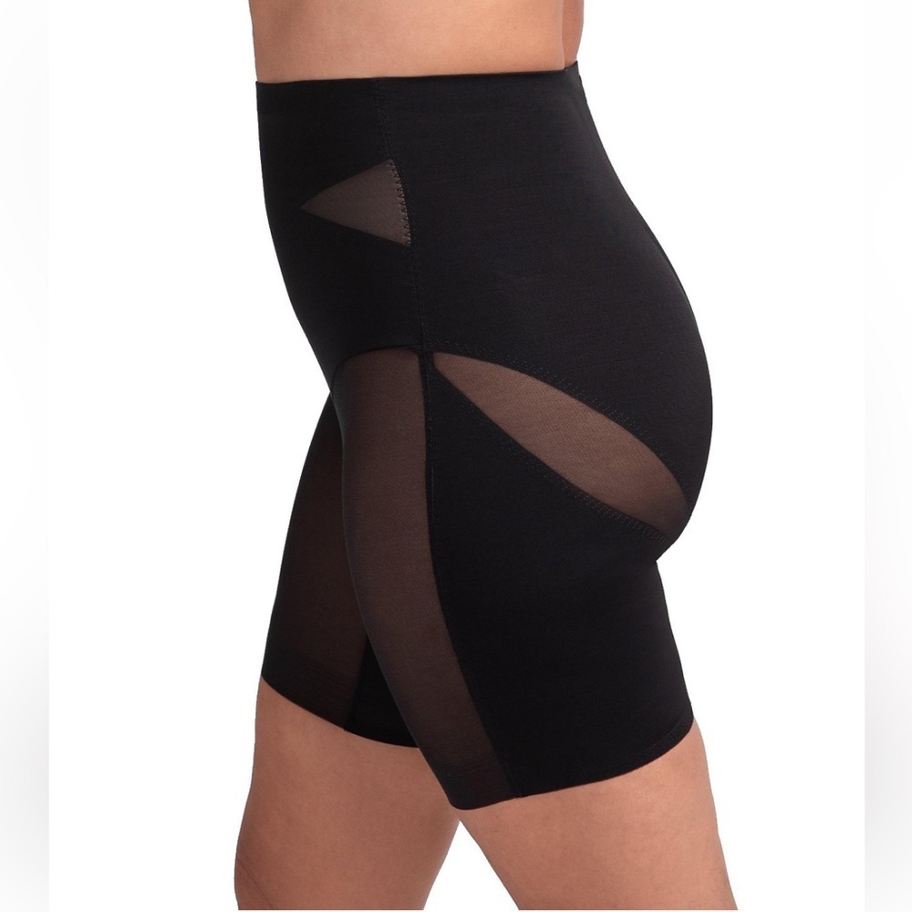 🎸Honeylove🎸🔥NWT🔥Superpower Mid-Waist Short in Black— S